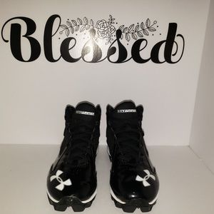 UA hammer boys' football cleats & spikes
